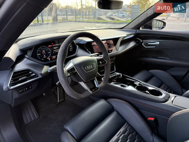 Ауді RS e-tron GT 2023 у Харкові на Automoto.ua Сірий Ауді RS e-tron GT, об'ємом двигуна 0 л та пробігом 11 тис. км за 98000 $, фото 19 на Automoto.ua