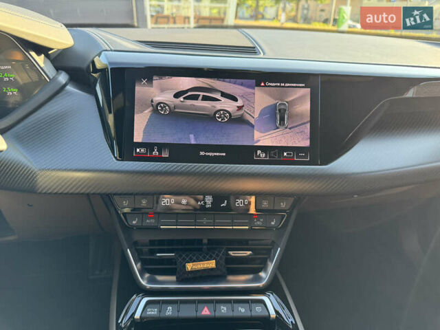 Серый Ауди RS e-tron GT, объемом двигателя 0 л и пробегом 17 тыс. км за 65000 $, фото 9 на Automoto.ua