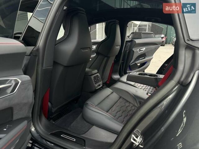 Сірий Ауді RS e-tron GT, об'ємом двигуна 0 л та пробігом 24 тис. км за 79900 $, фото 70 на Automoto.ua