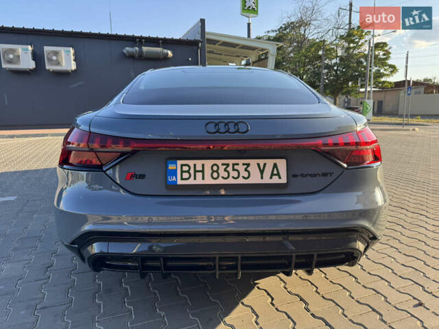 Серый Ауди RS e-tron GT, объемом двигателя 0 л и пробегом 17 тыс. км за 65000 $, фото 7 на Automoto.ua