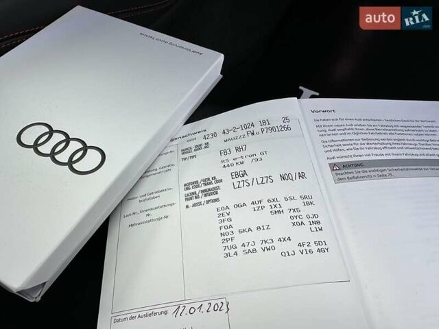 Сірий Ауді RS e-tron GT, об'ємом двигуна 0 л та пробігом 24 тис. км за 79900 $, фото 62 на Automoto.ua