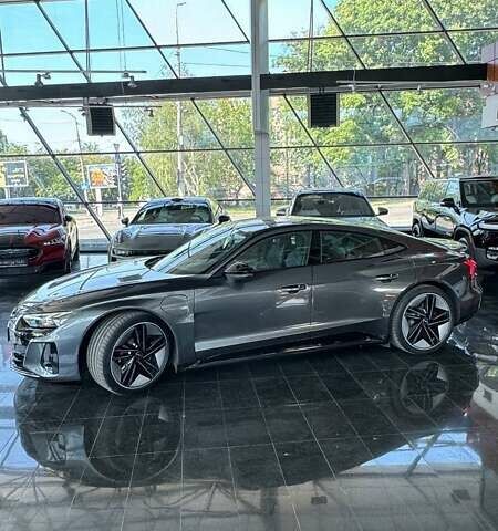 Сірий Ауді RS e-tron GT, об'ємом двигуна 0 л та пробігом 17 тис. км за 72000 $, фото 6 на Automoto.ua