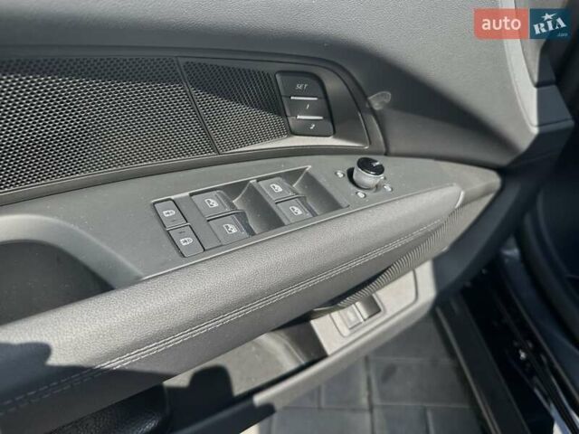 Сірий Ауді RS e-tron GT, об'ємом двигуна 0 л та пробігом 18 тис. км за 72900 $, фото 12 на Automoto.ua