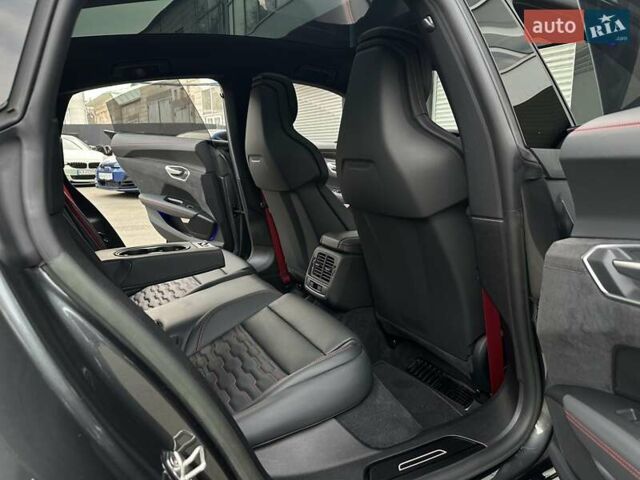 Сірий Ауді RS e-tron GT, об'ємом двигуна 0 л та пробігом 24 тис. км за 79900 $, фото 72 на Automoto.ua