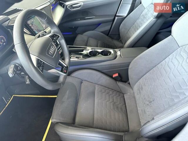 Сірий Ауді RS e-tron GT, об'ємом двигуна 0 л та пробігом 18 тис. км за 72500 $, фото 28 на Automoto.ua