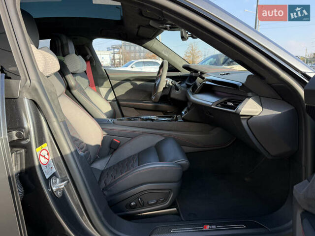 Ауді RS e-tron GT 2023 у Харкові на Automoto.ua Сірий Ауді RS e-tron GT, об'ємом двигуна 0 л та пробігом 11 тис. км за 98000 $, фото 34 на Automoto.ua