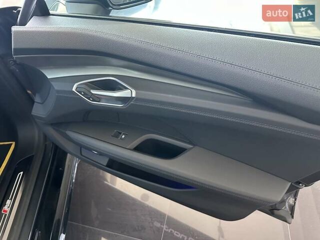 Сірий Ауді RS e-tron GT, об'ємом двигуна 0 л та пробігом 18 тис. км за 72500 $, фото 23 на Automoto.ua