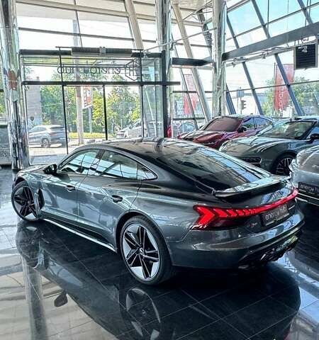 Сірий Ауді RS e-tron GT, об'ємом двигуна 0 л та пробігом 17 тис. км за 72000 $, фото 4 на Automoto.ua