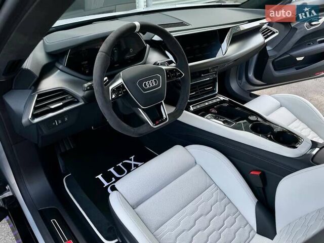 Сірий Ауді RS e-tron GT, об'ємом двигуна 0 л та пробігом 1 тис. км за 109900 $, фото 52 на Automoto.ua