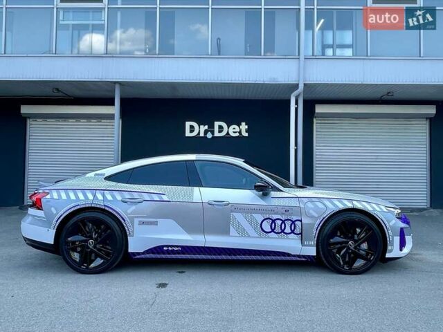 Сірий Ауді RS e-tron GT, об'ємом двигуна 0 л та пробігом 1 тис. км за 109900 $, фото 27 на Automoto.ua
