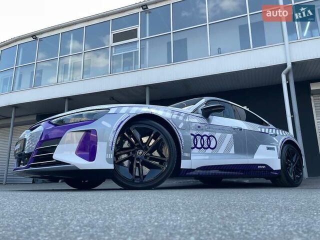 Сірий Ауді RS e-tron GT, об'ємом двигуна 0 л та пробігом 1 тис. км за 109900 $, фото 8 на Automoto.ua
