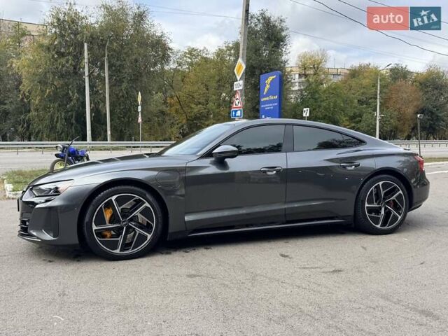 Сірий Ауді RS e-tron GT, об'ємом двигуна 0 л та пробігом 11 тис. км за 79000 $, фото 13 на Automoto.ua