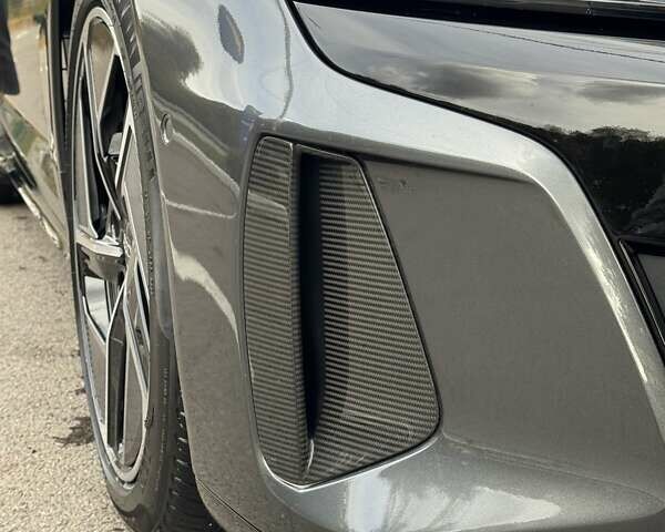 Сірий Ауді RS e-tron GT, об'ємом двигуна 0 л та пробігом 11 тис. км за 79000 $, фото 19 на Automoto.ua