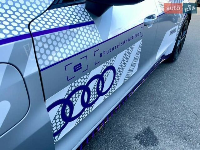 Сірий Ауді RS e-tron GT, об'ємом двигуна 0 л та пробігом 1 тис. км за 109900 $, фото 38 на Automoto.ua