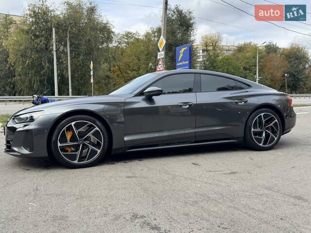 Сірий Ауді RS e-tron GT, об'ємом двигуна 0 л та пробігом 11 тис. км за 79000 $, фото 4 на Automoto.ua