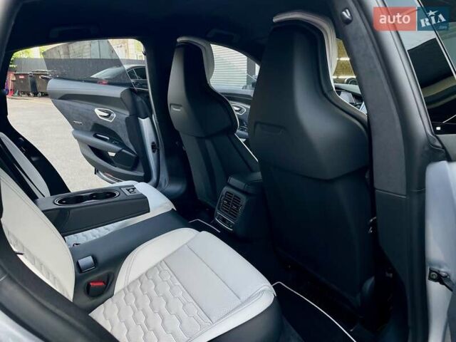 Сірий Ауді RS e-tron GT, об'ємом двигуна 0 л та пробігом 1 тис. км за 109900 $, фото 74 на Automoto.ua