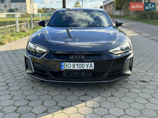 Серый Ауди RS e-tron GT, объемом двигателя 0 л и пробегом 8 тыс. км за 74000 $, фото 2 на Automoto.ua