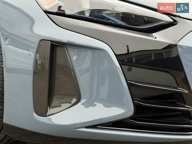Серый Ауди RS e-tron GT, объемом двигателя 0 л и пробегом 7 тыс. км за 78000 $, фото 37 на Automoto.ua