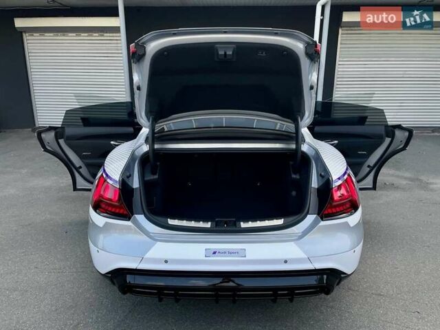 Сірий Ауді RS e-tron GT, об'ємом двигуна 0 л та пробігом 1 тис. км за 109900 $, фото 48 на Automoto.ua