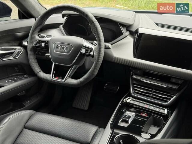 Серый Ауди RS e-tron GT, объемом двигателя 0 л и пробегом 7 тыс. км за 78000 $, фото 24 на Automoto.ua