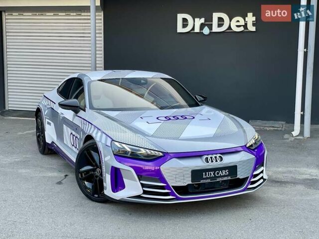 Сірий Ауді RS e-tron GT, об'ємом двигуна 0 л та пробігом 1 тис. км за 109900 $, фото 22 на Automoto.ua