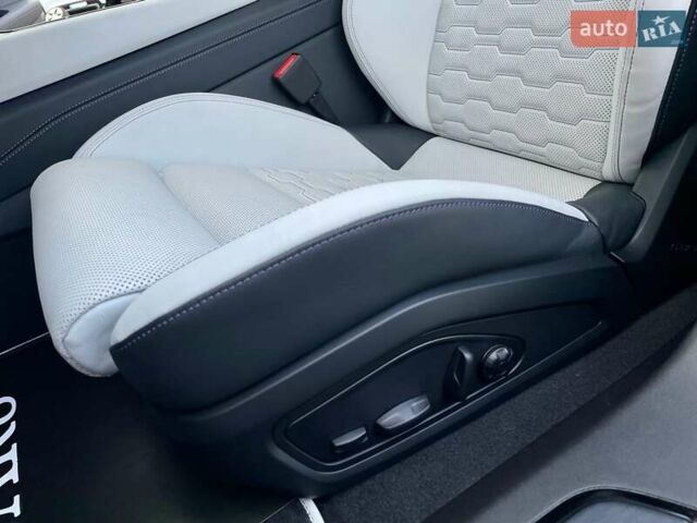Сірий Ауді RS e-tron GT, об'ємом двигуна 0 л та пробігом 1 тис. км за 109900 $, фото 55 на Automoto.ua