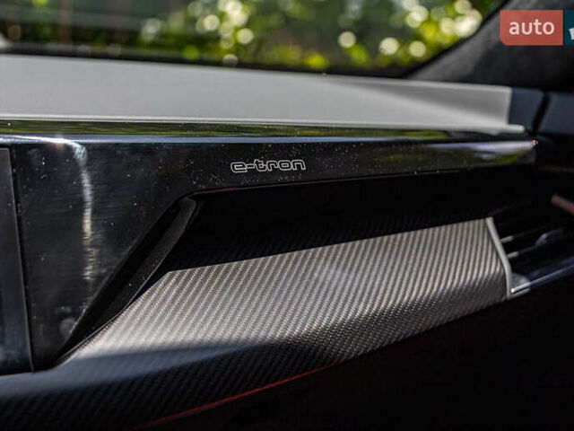Сірий Ауді RS e-tron GT, об'ємом двигуна 0 л та пробігом 8 тис. км за 90000 $, фото 14 на Automoto.ua