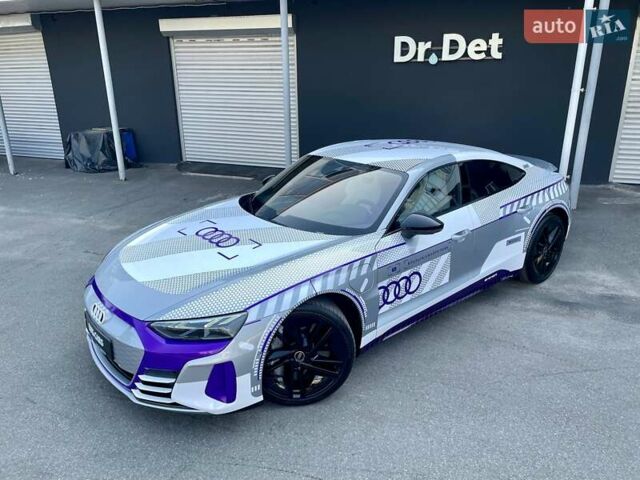 Сірий Ауді RS e-tron GT, об'ємом двигуна 0 л та пробігом 1 тис. км за 109900 $, фото 5 на Automoto.ua