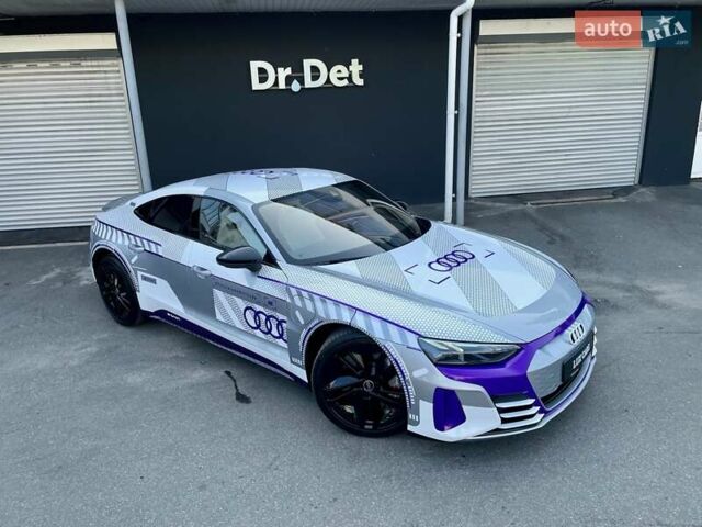 Сірий Ауді RS e-tron GT, об'ємом двигуна 0 л та пробігом 1 тис. км за 109900 $, фото 18 на Automoto.ua