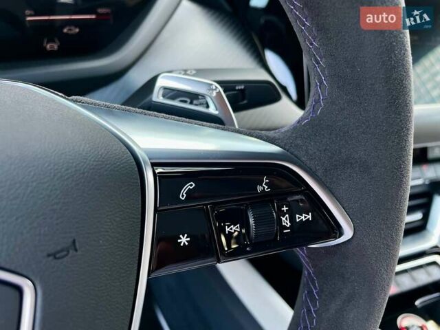 Сірий Ауді RS e-tron GT, об'ємом двигуна 0 л та пробігом 1 тис. км за 109900 $, фото 67 на Automoto.ua