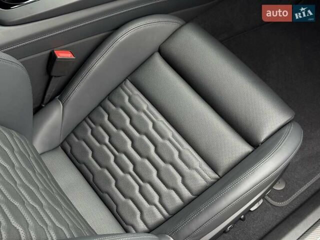 Серый Ауди RS e-tron GT, объемом двигателя 0 л и пробегом 7 тыс. км за 78000 $, фото 28 на Automoto.ua