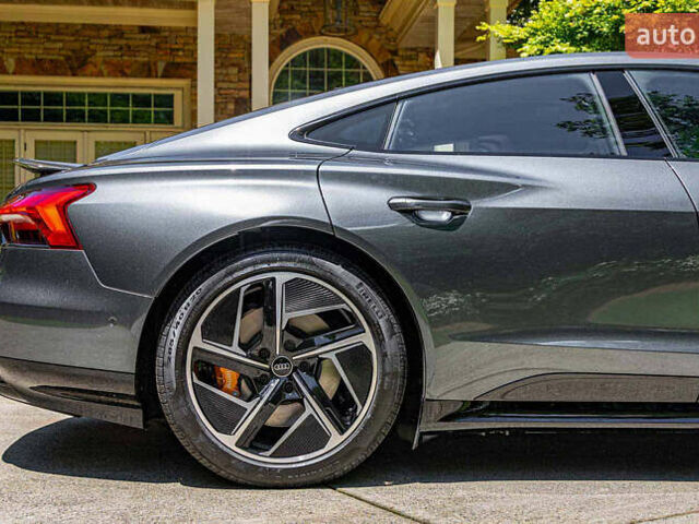 Сірий Ауді RS e-tron GT, об'ємом двигуна 0 л та пробігом 8 тис. км за 90000 $, фото 5 на Automoto.ua