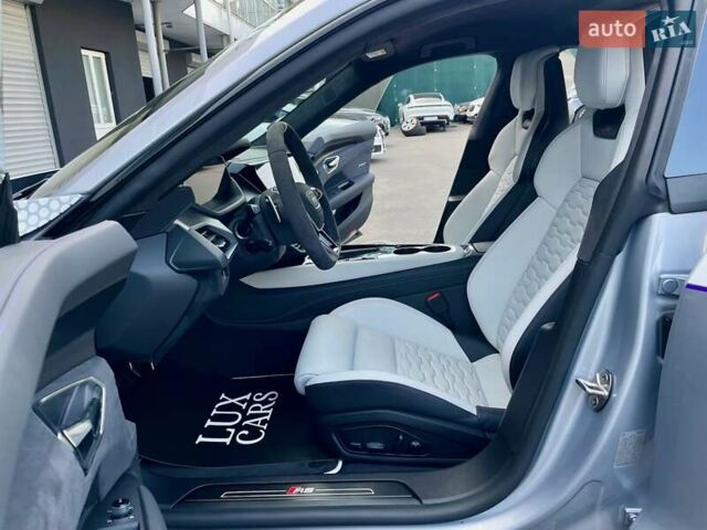 Сірий Ауді RS e-tron GT, об'ємом двигуна 0 л та пробігом 1 тис. км за 109900 $, фото 51 на Automoto.ua