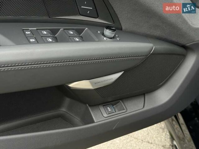 Серый Ауди RS e-tron GT, объемом двигателя 0 л и пробегом 7 тыс. км за 78000 $, фото 16 на Automoto.ua