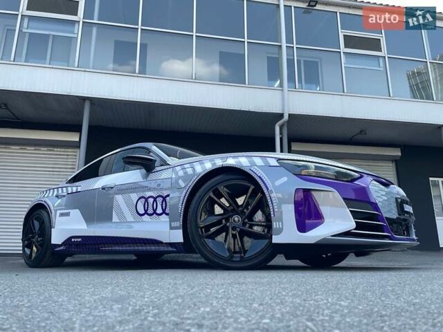 Сірий Ауді RS e-tron GT, об'ємом двигуна 0 л та пробігом 1 тис. км за 109900 $, фото 16 на Automoto.ua