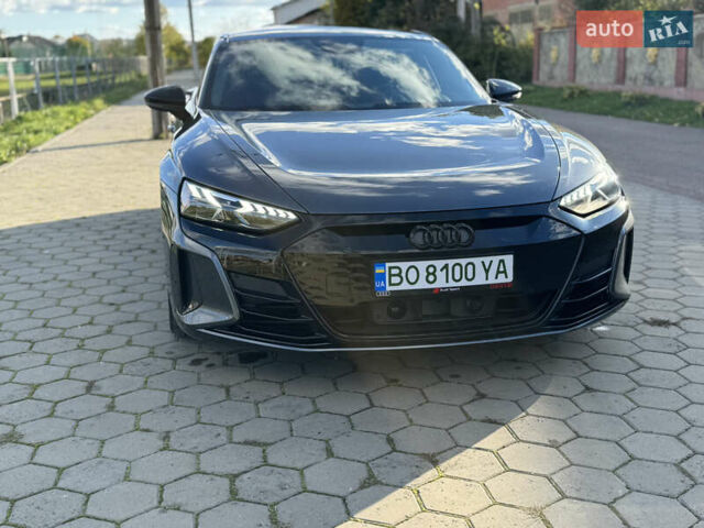 Серый Ауди RS e-tron GT, объемом двигателя 0 л и пробегом 8 тыс. км за 74000 $, фото 1 на Automoto.ua