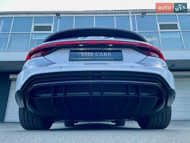 Сірий Ауді RS e-tron GT, об'ємом двигуна 0 л та пробігом 1 тис. км за 109900 $, фото 30 на Automoto.ua