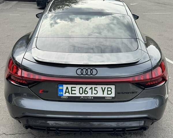 Сірий Ауді RS e-tron GT, об'ємом двигуна 0 л та пробігом 11 тис. км за 79000 $, фото 11 на Automoto.ua