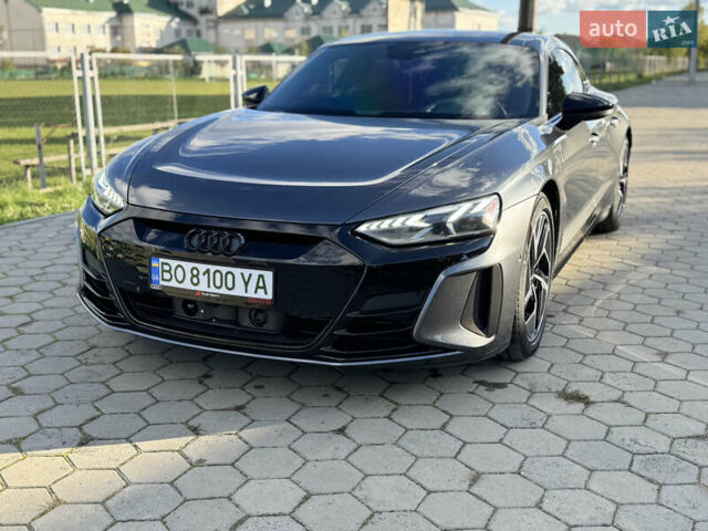 Серый Ауди RS e-tron GT, объемом двигателя 0 л и пробегом 8 тыс. км за 74000 $, фото 3 на Automoto.ua
