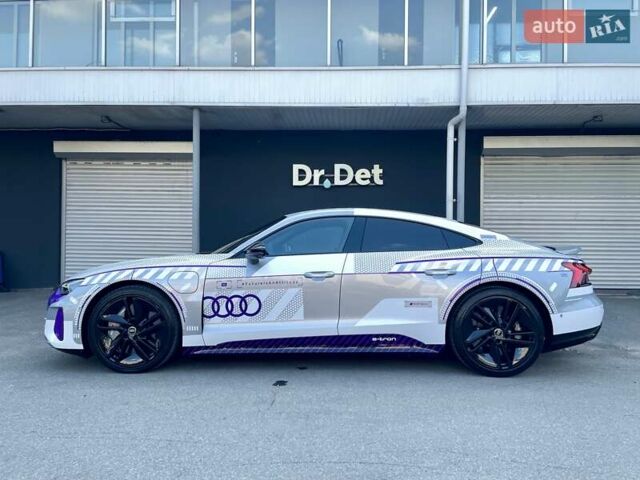 Сірий Ауді RS e-tron GT, об'ємом двигуна 0 л та пробігом 1 тис. км за 109900 $, фото 24 на Automoto.ua