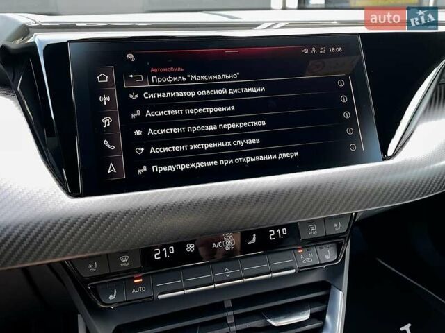 Сірий Ауді RS e-tron GT, об'ємом двигуна 0 л та пробігом 1 тис. км за 109900 $, фото 92 на Automoto.ua