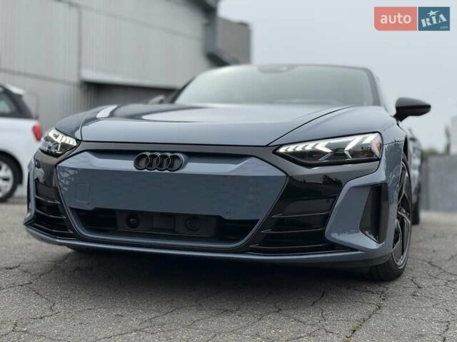Серый Ауди RS e-tron GT, объемом двигателя 0 л и пробегом 7 тыс. км за 78000 $, фото 5 на Automoto.ua