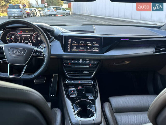Синий Ауди RS e-tron GT, объемом двигателя 0 л и пробегом 27 тыс. км за 68000 $, фото 30 на Automoto.ua