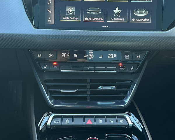 Синий Ауди RS e-tron GT, объемом двигателя 0 л и пробегом 27 тыс. км за 68000 $, фото 28 на Automoto.ua