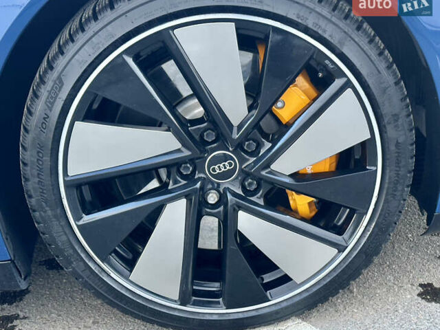 Синий Ауди RS e-tron GT, объемом двигателя 0 л и пробегом 27 тыс. км за 68000 $, фото 14 на Automoto.ua