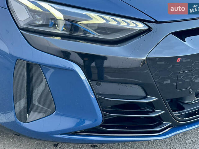Синий Ауди RS e-tron GT, объемом двигателя 0 л и пробегом 27 тыс. км за 68000 $, фото 1 на Automoto.ua