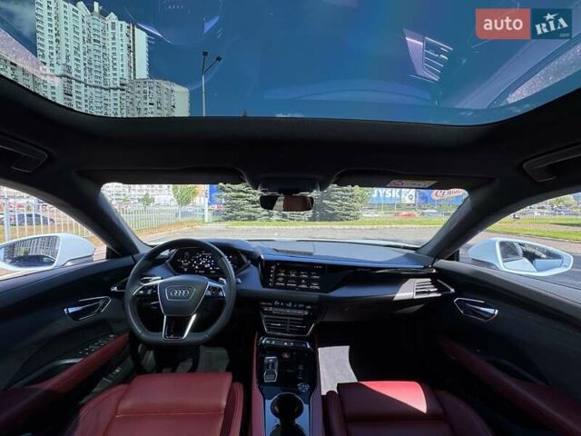 Синий Ауди RS e-tron GT, объемом двигателя 0 л и пробегом 5 тыс. км за 92500 $, фото 79 на Automoto.ua