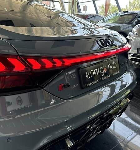Синий Ауди RS e-tron GT, объемом двигателя 0 л и пробегом 12 тыс. км за 85000 $, фото 10 на Automoto.ua