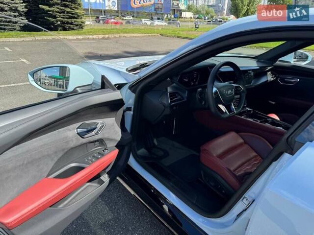 Синий Ауди RS e-tron GT, объемом двигателя 0 л и пробегом 5 тыс. км за 92400 $, фото 24 на Automoto.ua