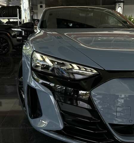 Синий Ауди RS e-tron GT, объемом двигателя 0 л и пробегом 12 тыс. км за 85000 $, фото 9 на Automoto.ua